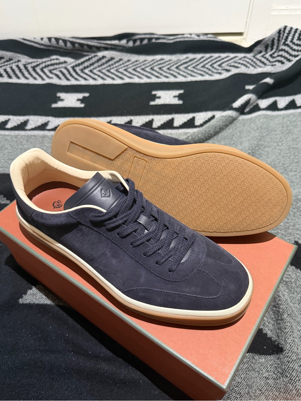 Loro Piana Suede Sneakers in Navy and Cream size EU 43 new - Picture 6 of 8